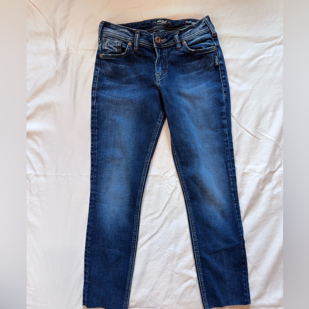 Silver Jeans, size 26, with raw hem in excellent used condition! - Picture 3 of 10